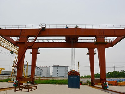 集裝箱門式起重機(jī)